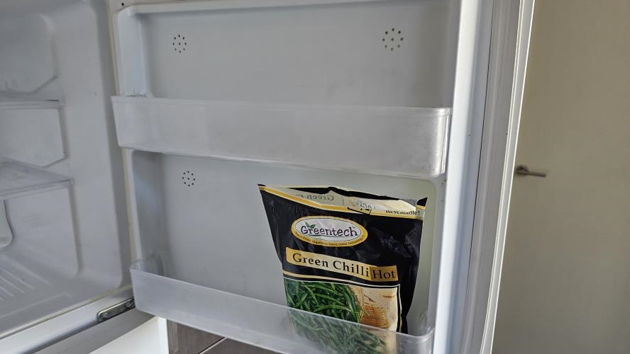 Second-hand Mitsubishi 260L Top Mount Fridge - Photo 10)