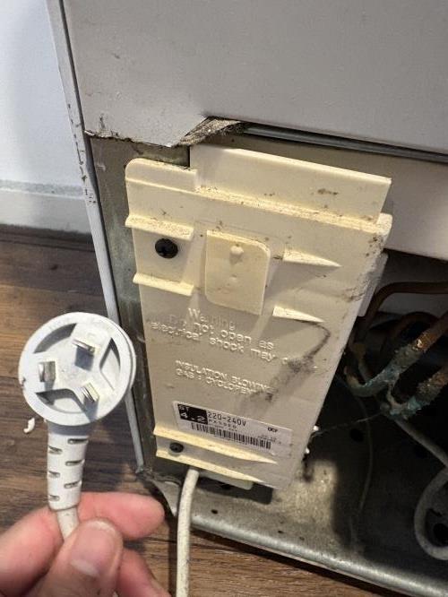 Second-hand Fisher & Paykel 403L Bottom Mount Fridge - Photo 10)