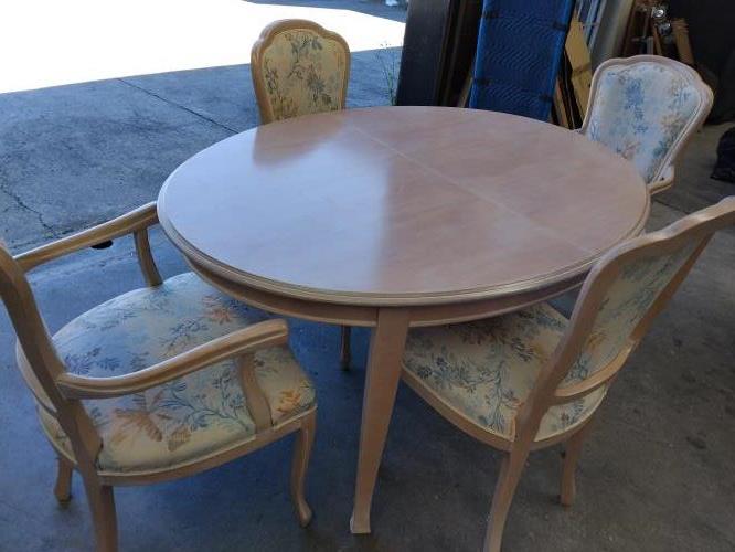 Second-hand Extendable Dining Table with 4 Chairs - Photo 10)