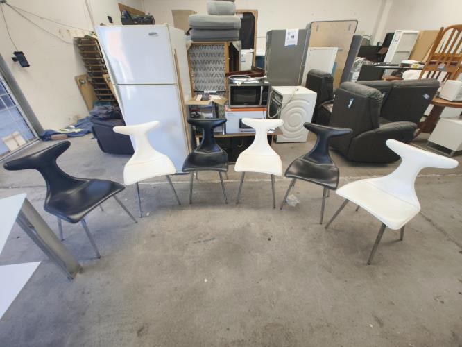 Second-hand Extendable Dining Table with 6 Chairs - Photo 11)