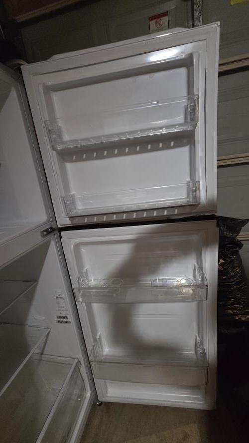 Second-hand Hisense 205L Top Mount Fridge - Photo 11)