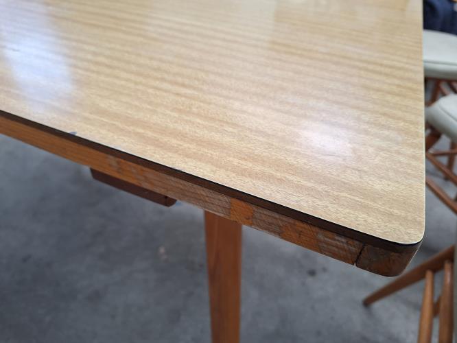 Second-hand Dining Table with 4 Chairs - Photo 11)