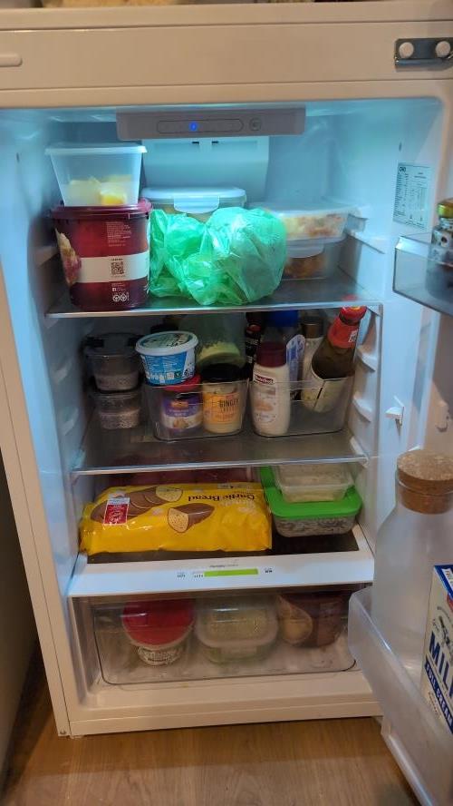 Second-hand Chiq 202L Top Mount Fridge - Photo 11)