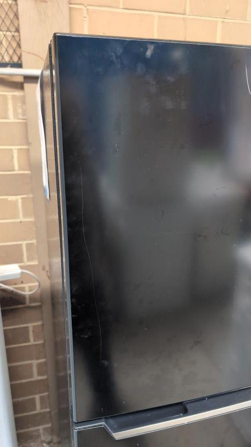 Second-hand Chiq 202L Top Mount Fridge - Photo 11)