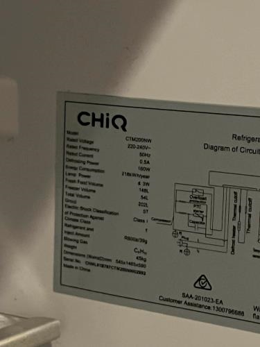 Second-hand Chiq 202L Top Mount Fridge - Photo 11)