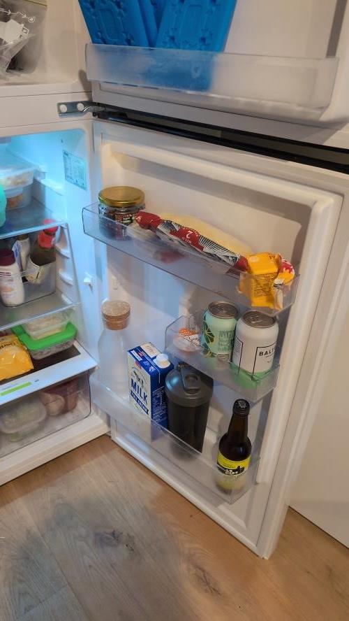 Second-hand Chiq 202L Top Mount Fridge - Photo 12)