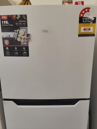 Second-hand TCL 198L Top Mount Fridge - Photo 12)