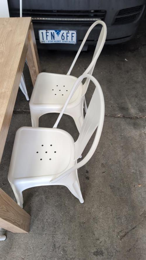 Second-hand Dining Table with 6 Chairs - Photo 12)