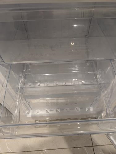 Second-hand Chiq 216L Top Mount Fridge - Photo 12)