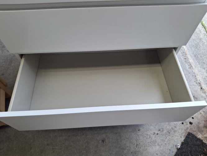 Second-hand IKEA Malm 3 Drawer Chest of Drawers - Photo 13)