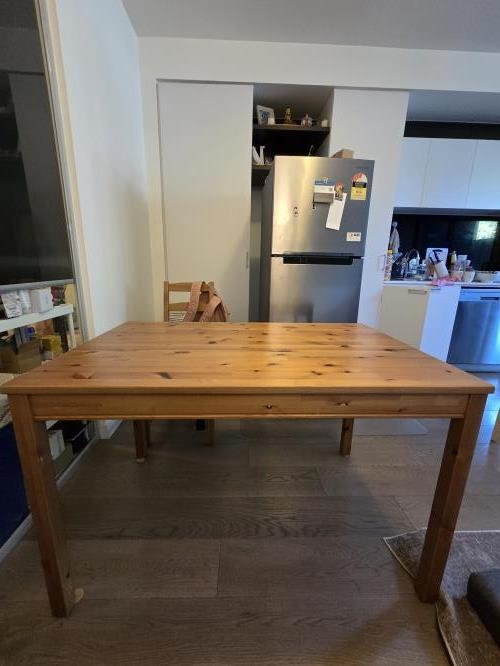 Second-hand Dining Table with 4 Chairs - Photo 14)