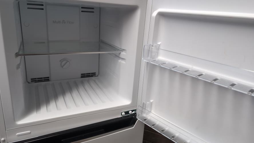 Second-hand Chiq 202L Top Mount Fridge - Photo 14)