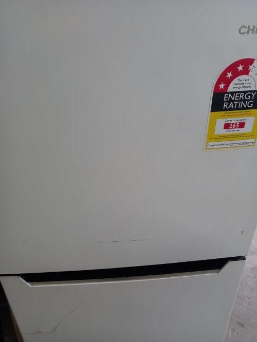 Second-hand Chiq 216L Top Mount Fridge - Photo 14)
