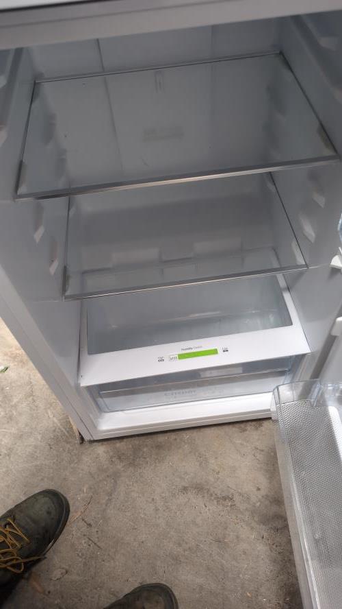 Second-hand Chiq 202L Top Mount Fridge - Photo 15)