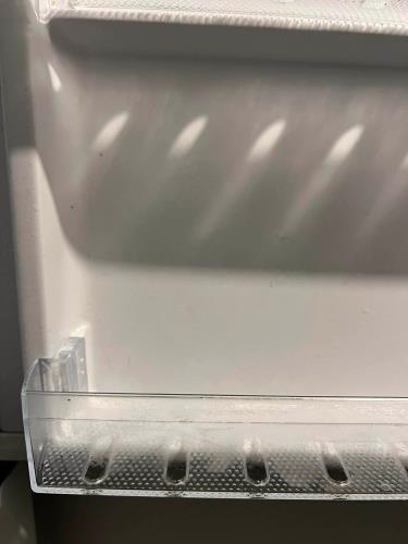 Second-hand Chiq 202L Top Mount Fridge - Photo 16)