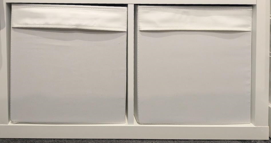 Second-hand Set of 2 IKEA KALLAX Shelf Units - Photo 16)