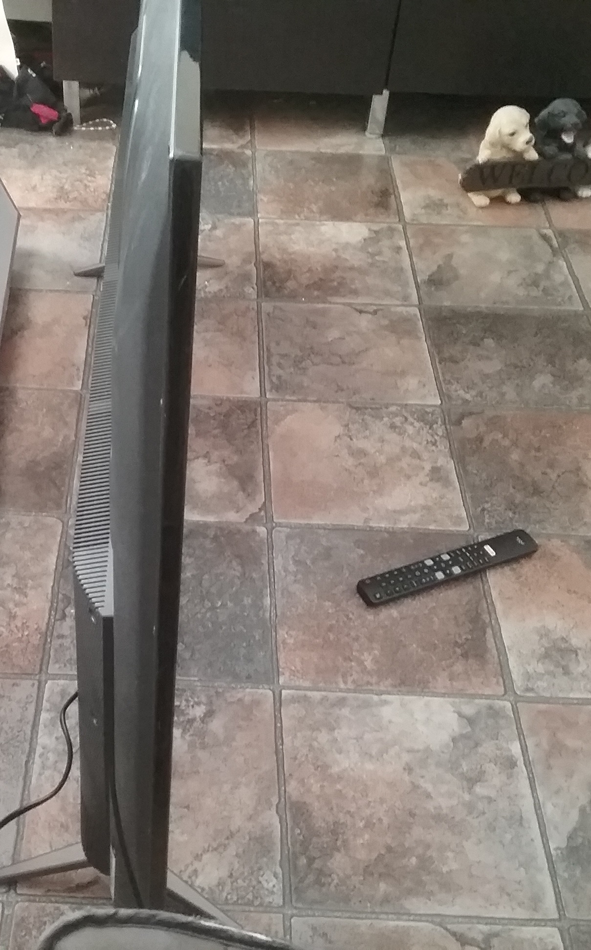 Second-hand  - Photo 2)