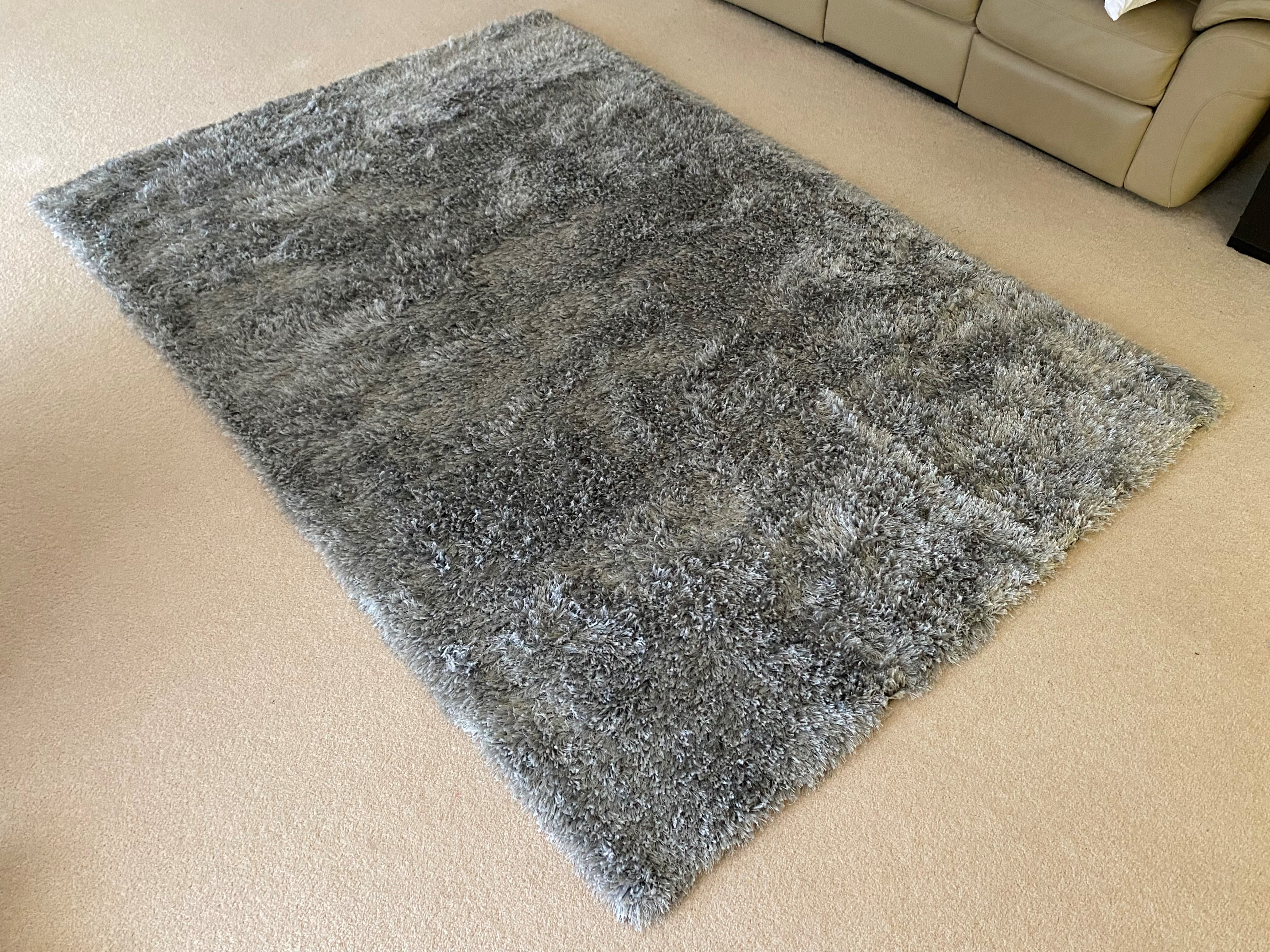 Large Light Grey Rug - Photo 2)