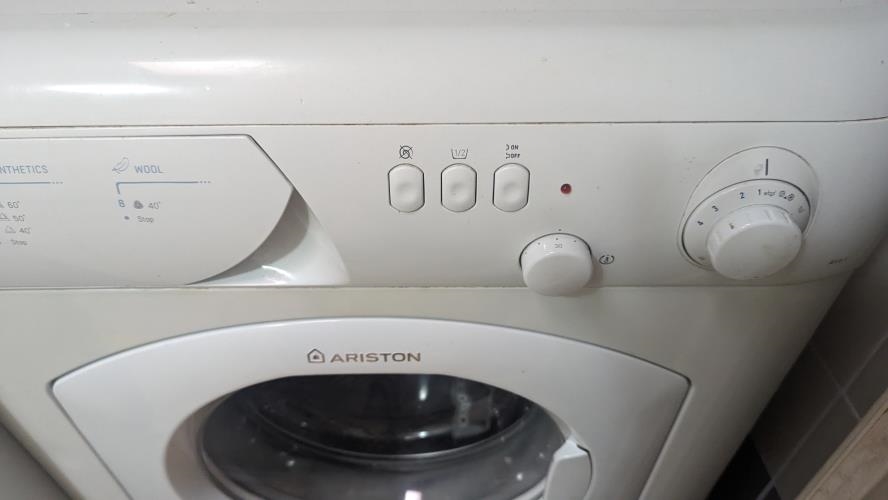 Second-hand Ariston 5kg Front Load Washing Machine - Photo 2)