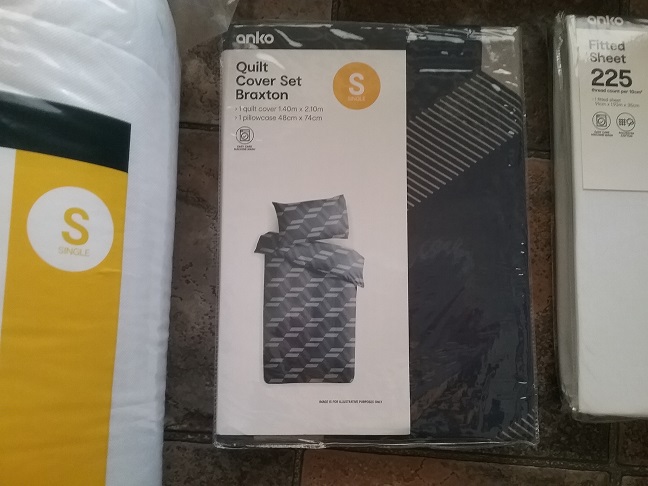 Second-hand  - Photo 2)