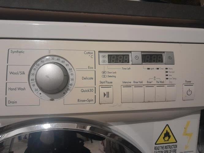 Second-hand LG 7kg / 4kg Washer-Dryer Combo - Photo 2)