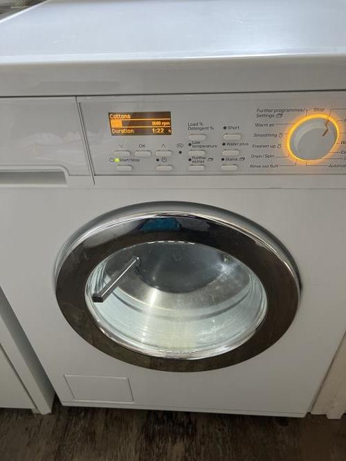 Second-hand Miele 5.5kg / 2.5kg Washer-Dryer Combo - Photo 2)