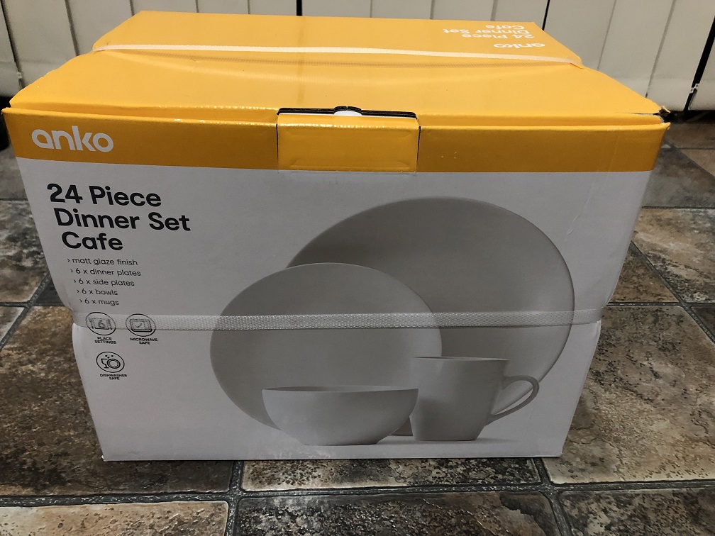 Second-hand  - Photo 2)