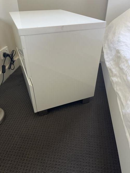 Second-hand Bedside Table - Photo 2)
