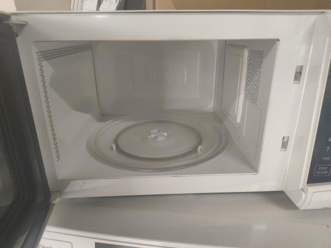 Second-hand LG Microwave - Photo 2)