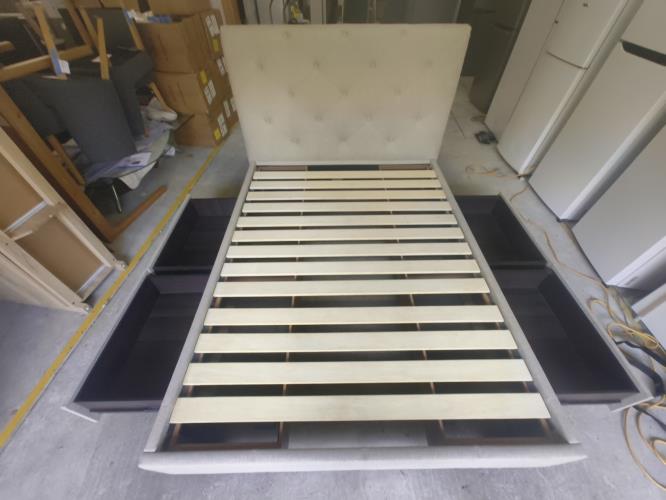 Second-hand Queen Size Bed Frame - Photo 2)