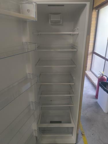 Second-hand Bosch 326L Fridge (no freezer) - Photo 2)