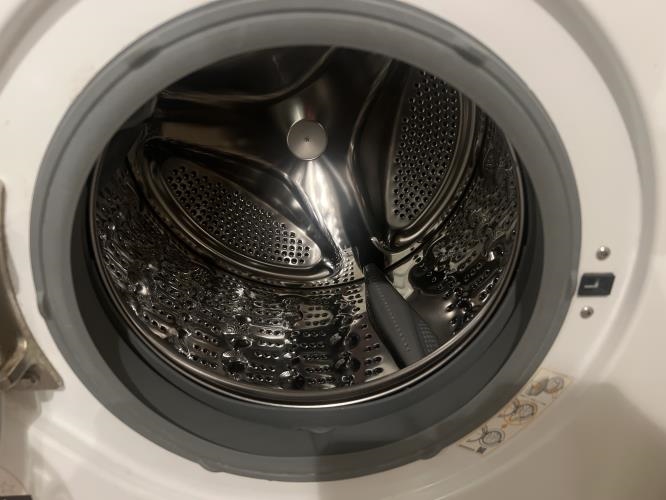 Second-hand LG 7kg Front Load Washing Machine - Photo 2)