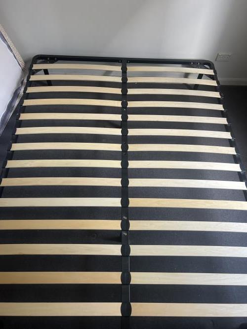 Second-hand Queen Size Bed Frame - Photo 2)