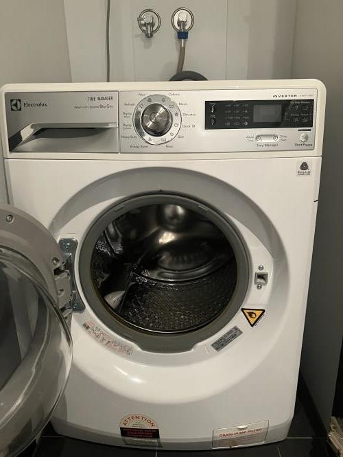 Second-hand Electrolux 8kg / 5kg Washer-Dryer Combo - Photo 2)