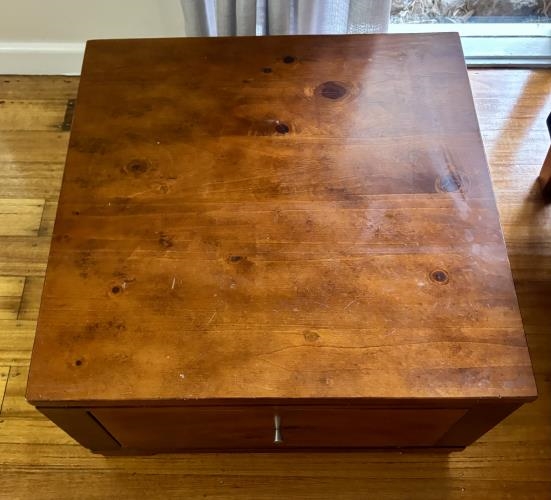 Second-hand Coffee Table with Drawer - Photo 2)
