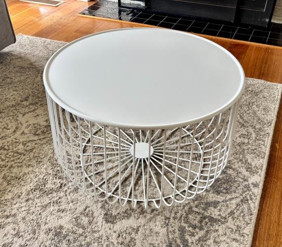 Second-hand Coffee Table - Photo 2)