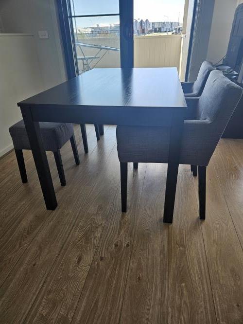 Second-hand Dining Table with 2 Chairs and 2 Stools - Photo 2)