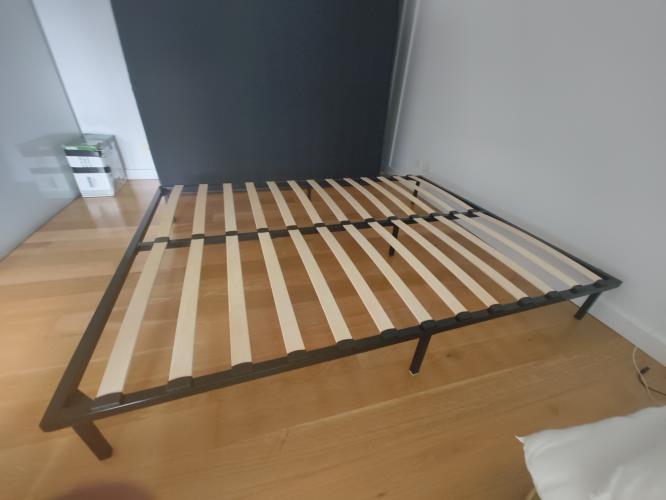 Second-hand Queen Size Bed Frame - Photo 2)