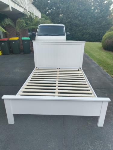 Second-hand Queen Size Bed Frame - Photo 2)