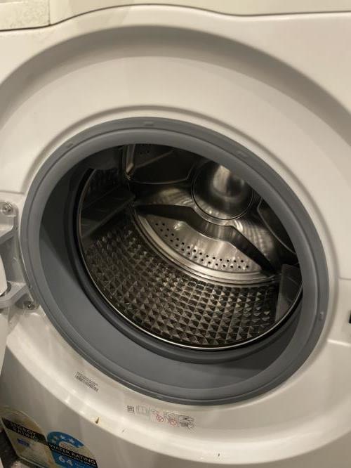 Second-hand Samsung 7.5kg Front Load Washing Machine - Photo 2)