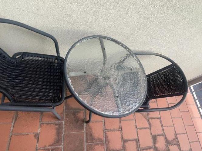 Second-hand Outdoor Table with 2 Chairs - Photo 2)