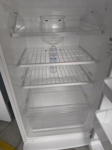 Second-hand Westinghouse 303L Top Mount Fridge - Photo 2)