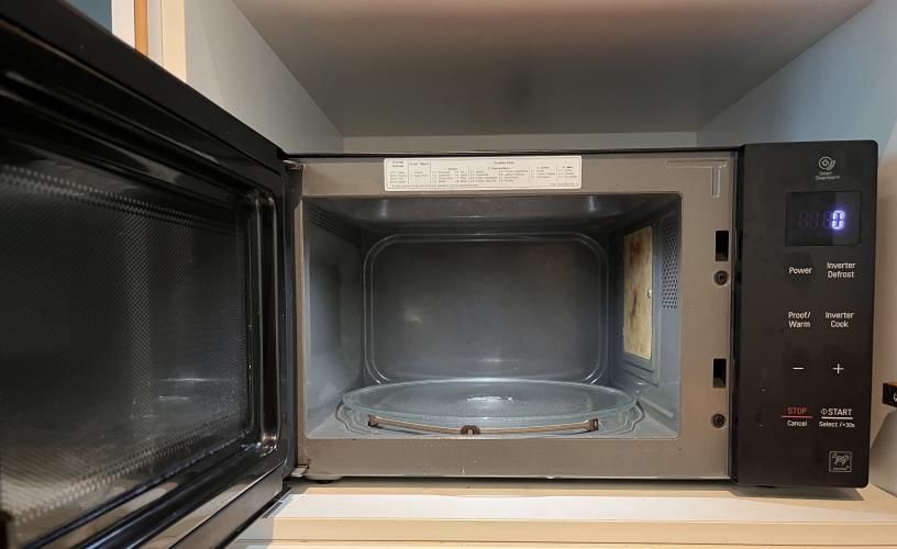 Second-hand LG Microwave - Photo 2)