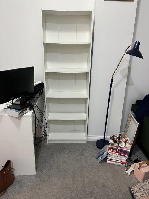 Second-hand Bookshelf - Photo 2)