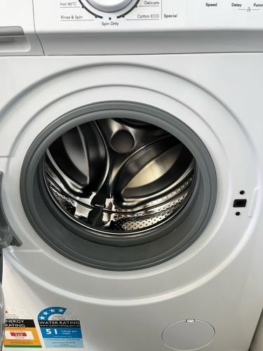 Second-hand Esatto 5kg Front Load Washing Machine - Photo 2)