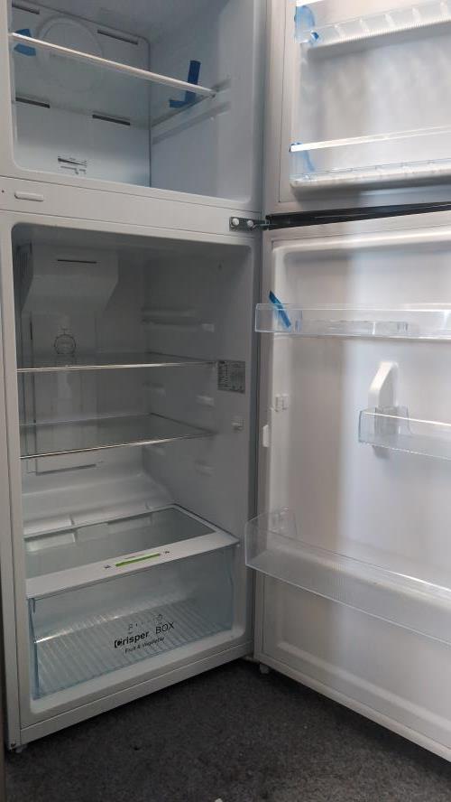 Second-hand Chiq 202L Top Mount Fridge - Photo 2)