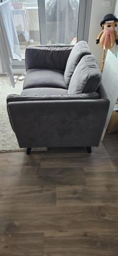 Second-hand Sofa - Photo 2)