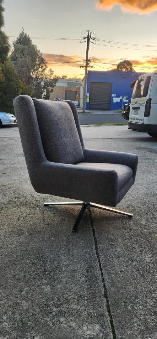 Second-hand Chair - Photo 2)