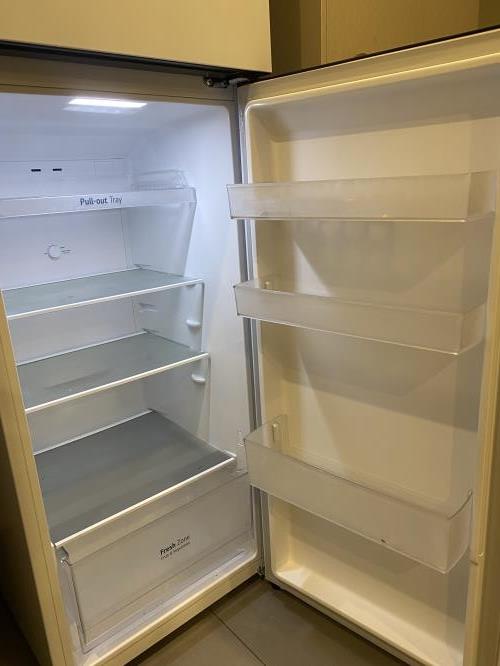 Second-hand LG 266L Top Mount Fridge - Photo 2)