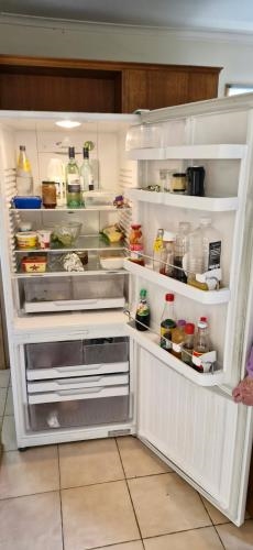 Second-hand Fisher & Paykel 442L Bottom Mount Fridge - Photo 2)